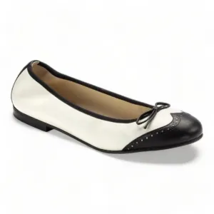 1540 - Black & Off White Leather Girls Bow Shoe