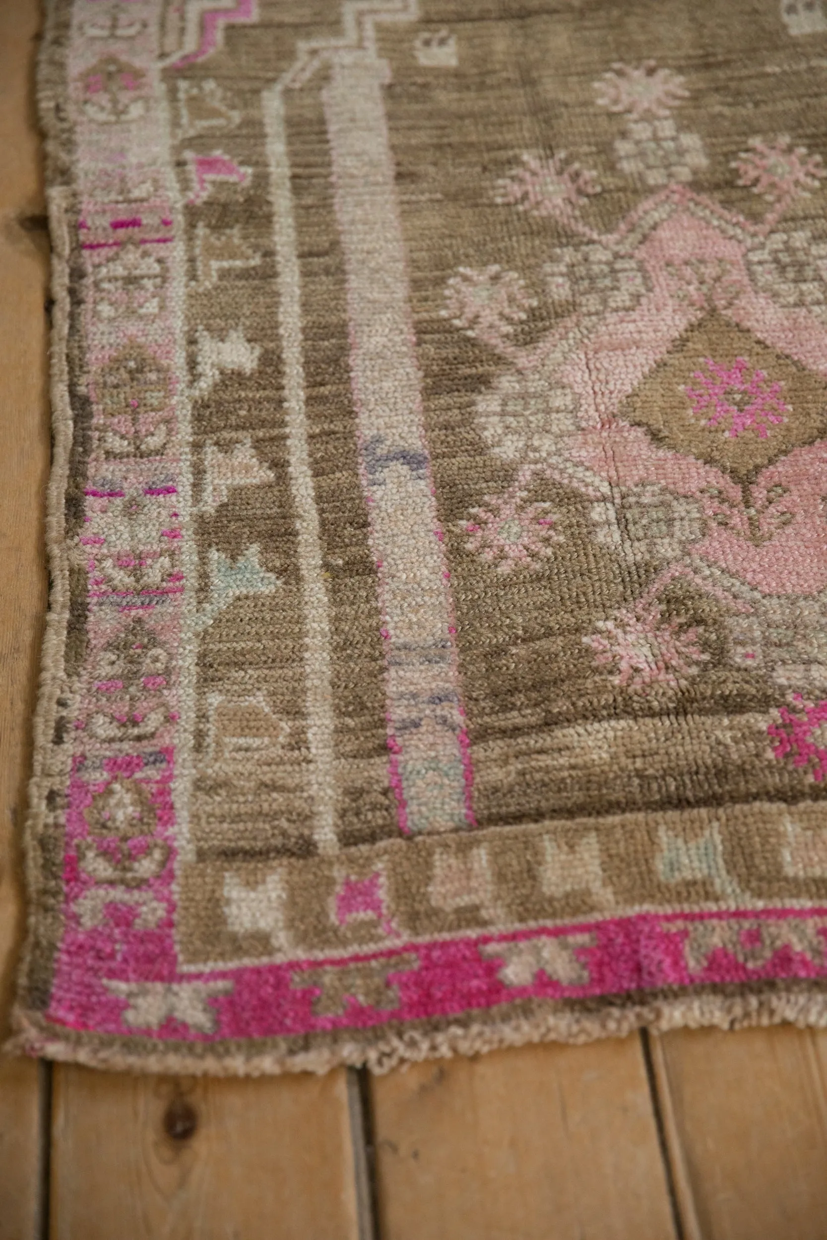 2.5x4.5 Vintage Distressed Oushak Rug