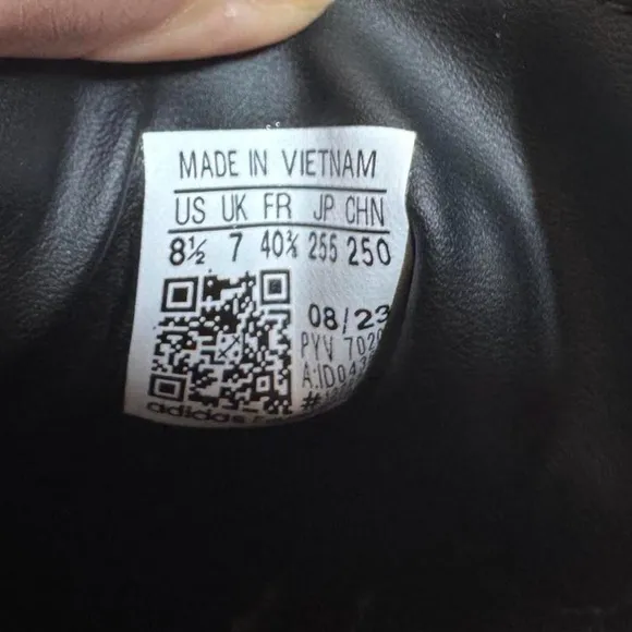 Adidas Sambae Sneakers | Size 8.5m or 9.5w