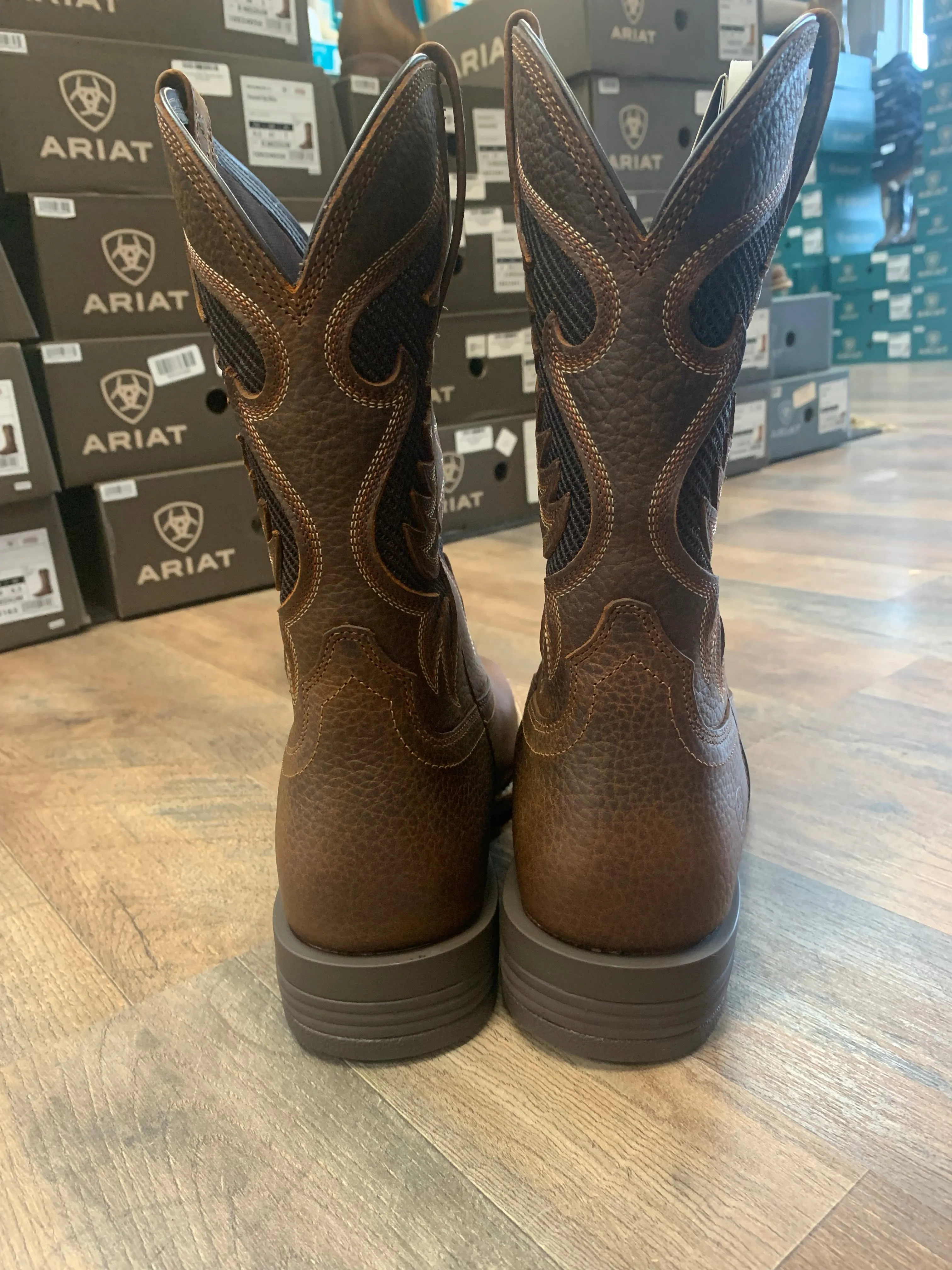 ARIAT MEN'S COWPUNCHER VENTTEK PERFORMANCE WESTERN BOOTS - BROAD SQUARE TOE