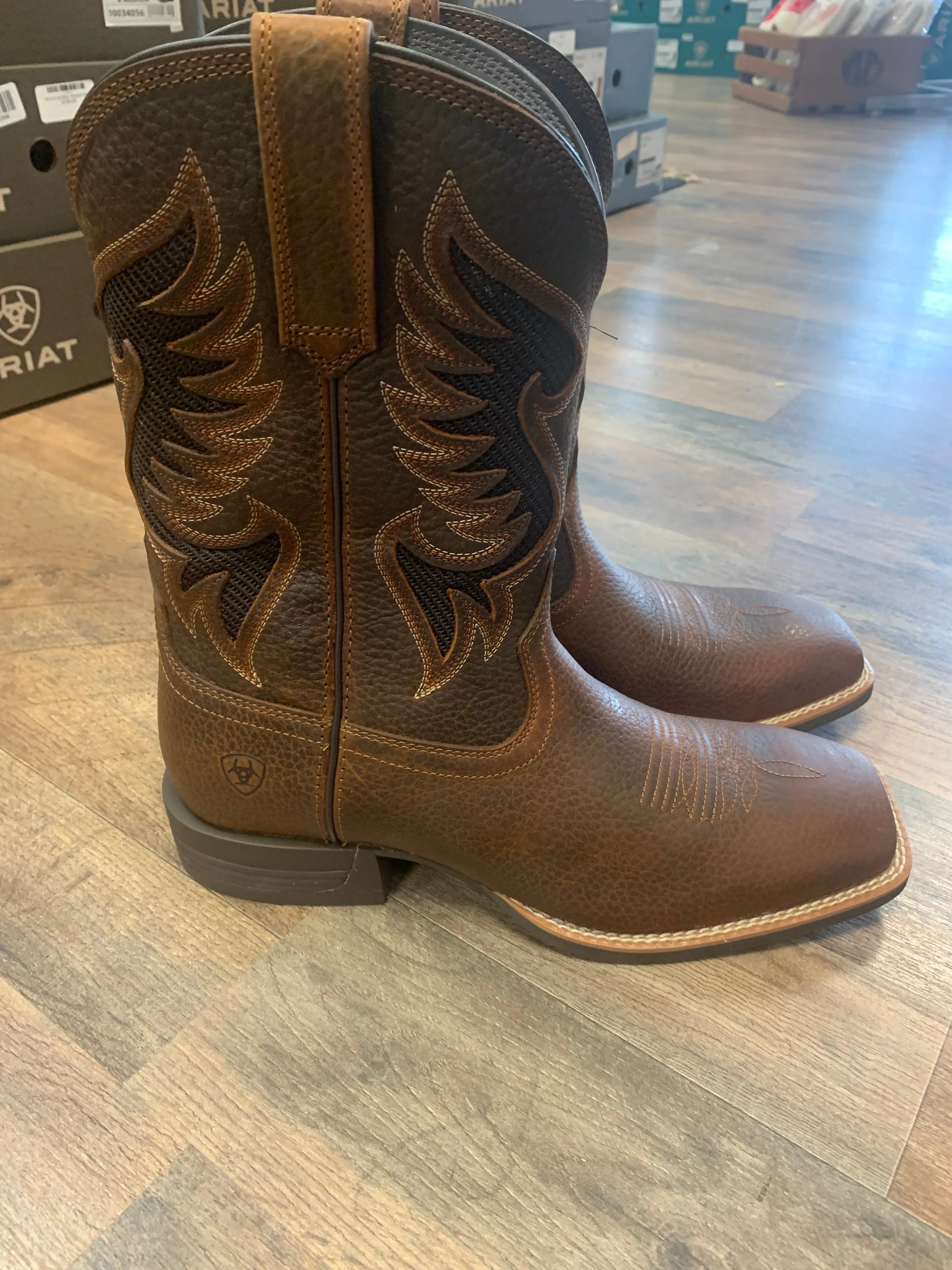 ARIAT MEN'S COWPUNCHER VENTTEK PERFORMANCE WESTERN BOOTS - BROAD SQUARE TOE