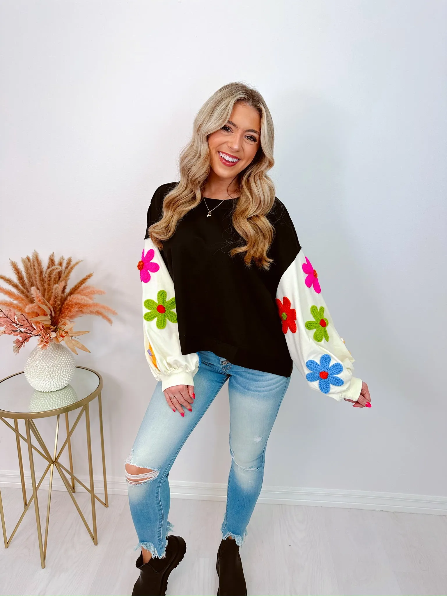 Daisy Crochet Floral Sleeve Top - 2 Colors