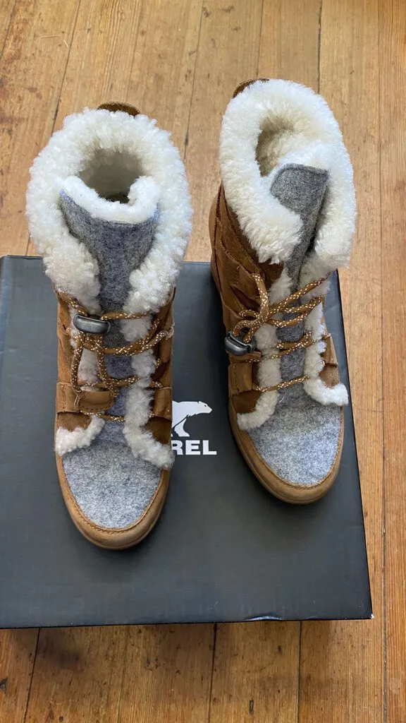 Joan of Arctic Wedge II Cozy Booties