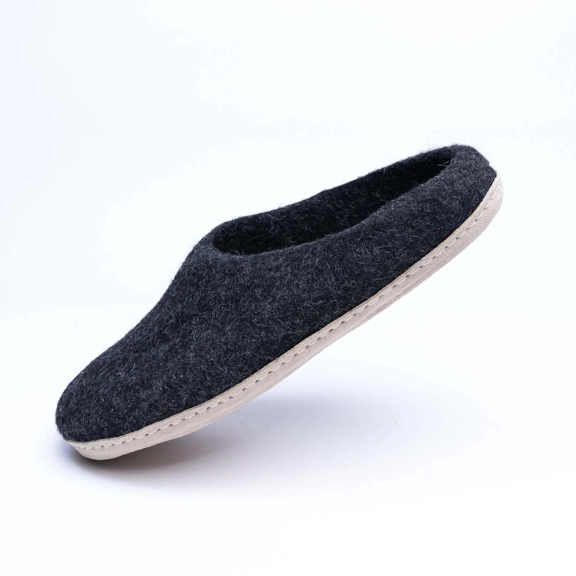 KUUMA - Graphite Wool Slippers Unisex, Hand-Felted Indoor Comfort