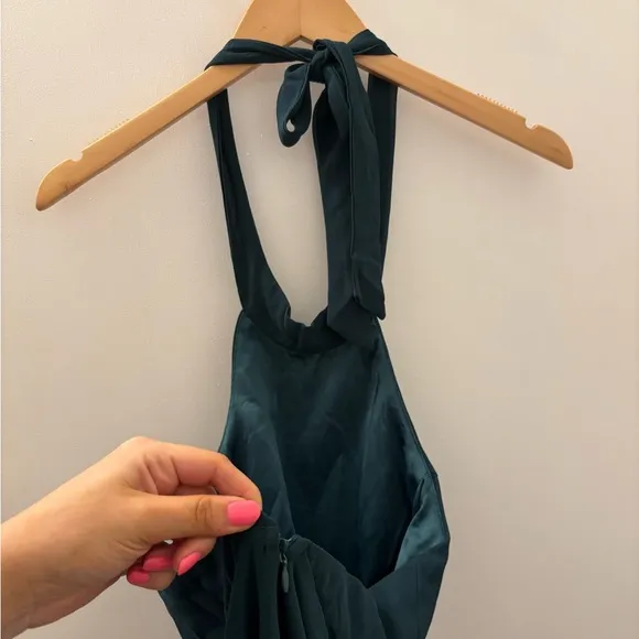 Lulus Captured Your Heart Hunter Green Halter Maxi Dress NWOT Size Small Slit