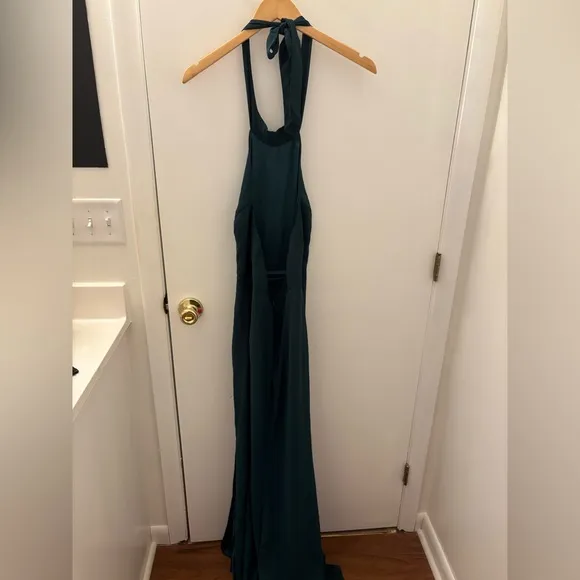 Lulus Captured Your Heart Hunter Green Halter Maxi Dress NWOT Size Small Slit