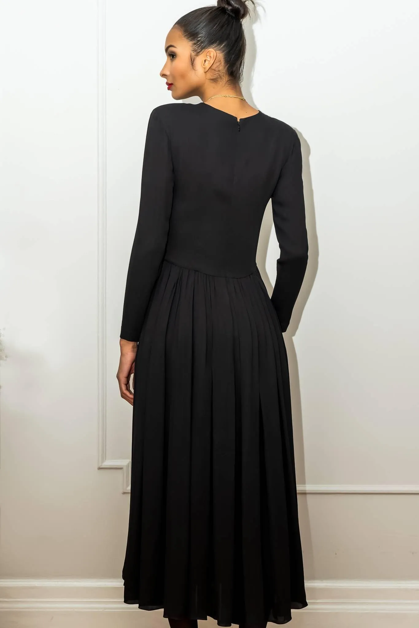 MODEL 18 - ORANE - BLACK DRESS