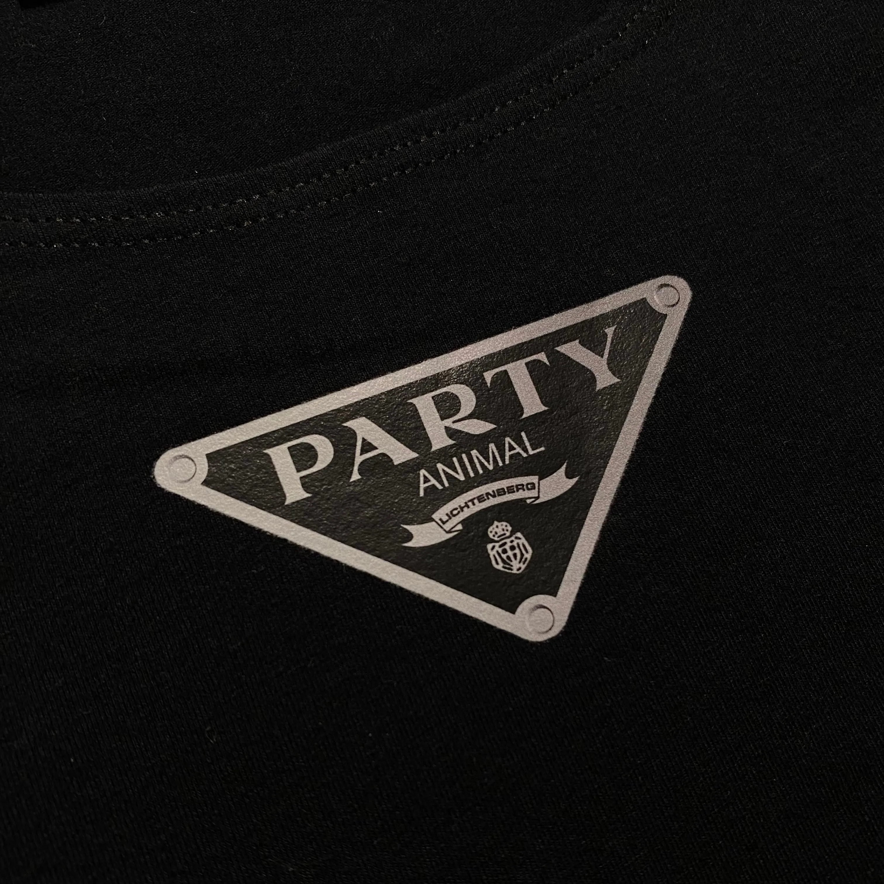 PARTY ANIMAL EMBLEM CROP TOP