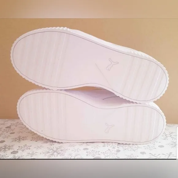Puma sneakers