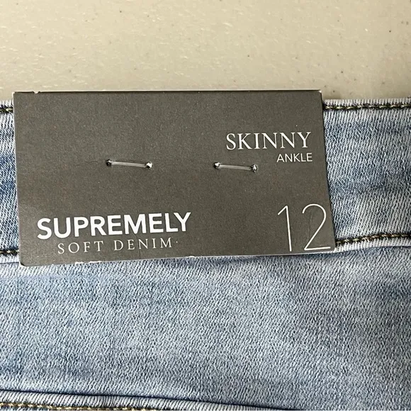 SOFT SURRONDINGS NWT SUPERMELY SOFT HIGH RISE SKINNY SOFT DENIM JEANS AMARYLLIS