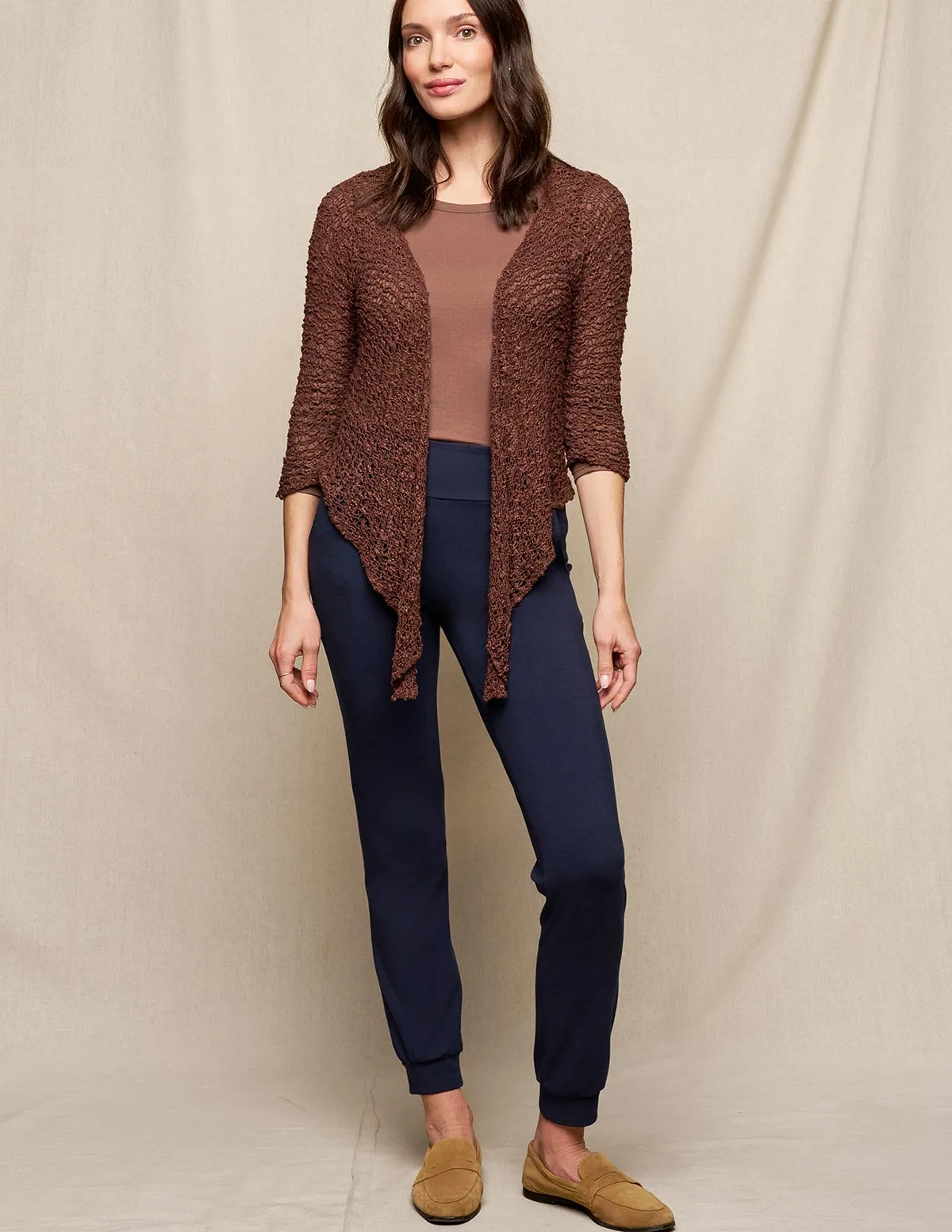 Wanderlight Fit: Cozy Chic with a Travel-Friendly Feel