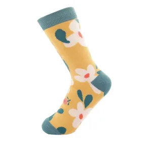 Womens Falling Daisies Socks - Soft Yellow